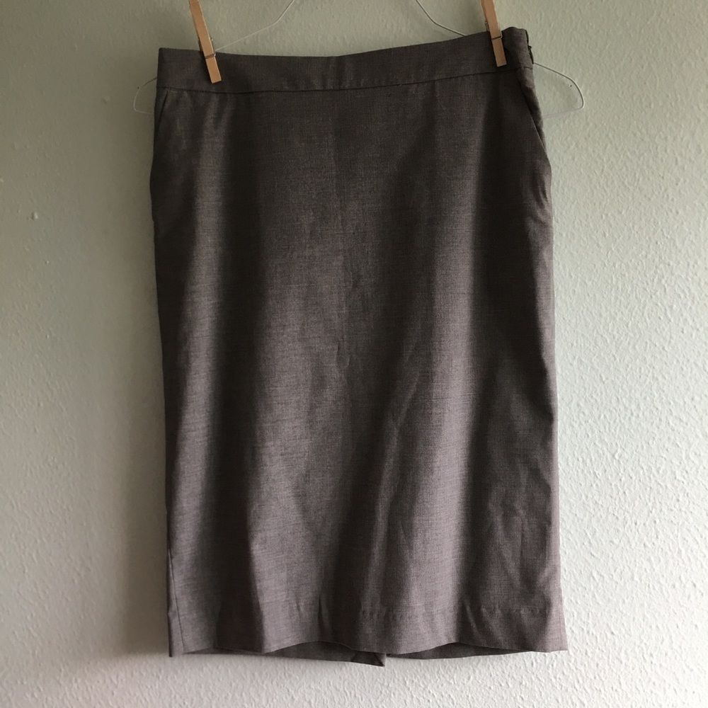 Old Navy Gray Pencil Skirt with Pockets